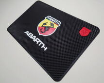 フィアット アバルト ABARTH ロゴ入り アンチスリップマット(滑り止めダッシュマット)_画像3