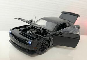 《新品》1:32 DODGE Challenger ミニカー