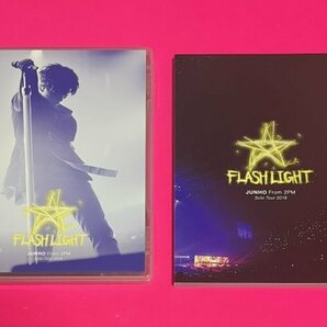 Blu-ray+DVD JUNHO From 2PM Solo Tour 2018 FLASHLIGHT 完全生産限定盤 ジュノ #C962の画像2
