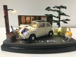 １/２４ ジオラマ　１９６８年 SUBARU ３６０ YOUNG-SSと猫　昭和の風景