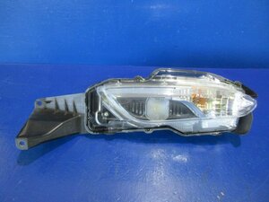 トヨタ ヤリスクロス MXPJ10 10 右 ウィンカー デイライト LED コイト 52-327 B7-5-3 0443