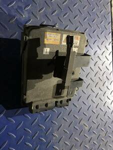 中古　純正　イスズ　エルフ　　4HL1-1　エンジンコンピューター　ECU 　動作品　　1027-D390