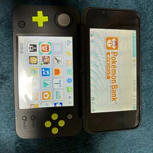 New Nintendo 2DS LL 本体 ブラック×ライム ダウンロードソフト ポケモンバンク ポケムーバーポケモンサーチャーサンムーン特別体験版など