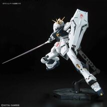 バンダイ 1/144 RG νガンダム 素組 完成品 欠品破損無し_画像8