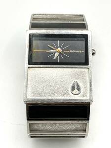 【1923】NIXON ニクソン5J MAX AND RELAX THE CHALET 黒文字盤 スクエア メンズ 腕時計 中古 ジャンク 