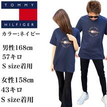 トミーヒルフィガー トップス 半袖Tシャツ 09T4326 コットン プリントロゴ ネイビー Lサイズ TOMMY HILFIGER S/S CREW NECK 新品_画像2
