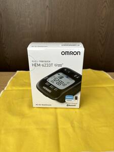 未使用　OMRON HEM-6233T 手首式血圧計　Bluetooth接続