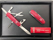 【M82207】 ビクトリノックス　アーミーナイフ　スイス　箱入り　VICTORINOX マルチツール　キャンプ　アウトドア　多機能_画像1