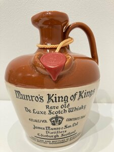 【O25690】Munro's King of Kings Rare Old De Luxe Scotch Whiskey マンローズ キングオブキングス 750ml 43％ 陶器 総重量1630g 未開栓