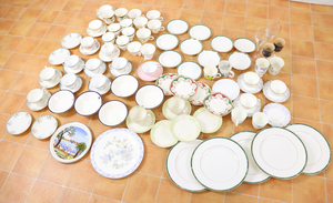 ブランド食器 まとめ Villeroy &Boch WEDGWOOD NARUMI NORITAKE 丸谷焼 深藍譜鹿窯 等 食器 食卓 005JLDJH95