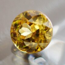 【極上/動画有】0.68ct マダガスカル産 スフェーン ラウンドカット 1Pc【新品】品番:2403191_画像2