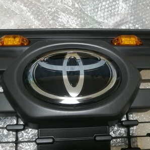 トヨタ RAV4 アドベンチャー フロントグリル グリルマーカー付 イルミネーション ロードハウス KADDIS 北米仕様 海外の画像2