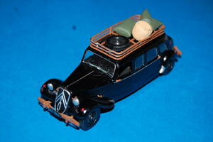 UNIVERSAL HOBBIES 1/43 Citroen 15-six Taxi de brousse "Viet Nam" ベトナム　サイゴン市タクシー1954 ジャンク品　M3-13