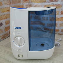 02558PB24【美品】Vicks ヴィックス スチーム式加湿器 8畳 VICKS 加熱式 3.7L ホワイト VWM845J_画像2