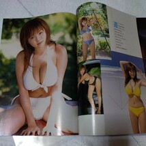 松金洋子　2002年　ホワイトビキニ　切抜き　6ページ　c-6_画像3