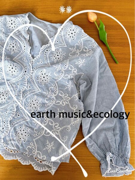 thank you SALE【earth music&ecology】Vネックスカラップ刺繍ブラウス　ストライプネイビー　free