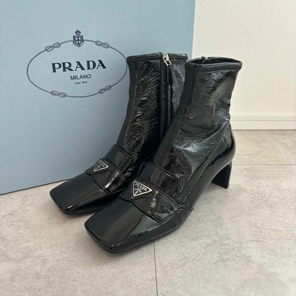 PRADA プラダ エナメルブーツ