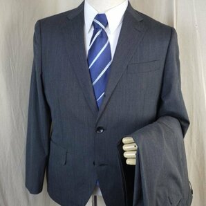 M722○SUIT SELECT○美品○薄手○165BB4・３釦・背抜き・チャコールストライプシングルスーツ・ビジネスの画像1