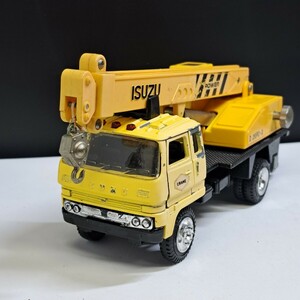 1/40 YONEZAWA ダイヤペット ISUZU SERIES CRANETRUCK No13-0284