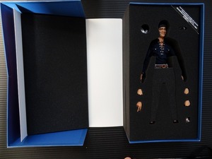 ブルース・リー（BRUCE LEE）　フィギュアＪ　HotToys製品　新品未使用