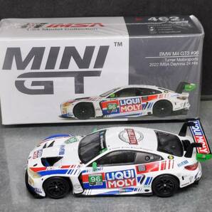 1/64 MINIGT BMW M4 GT3 #96 Turner Motorsports 2022 IMSA Daytona 24 Hrsの画像1