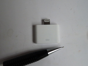 Apple 純正 Lightning - 30ピンアダプタ ◆Model A1468