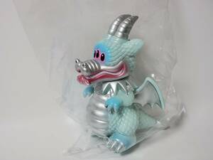 三眼龍神 カームドラゴン ミントブルー Three-eyed dragon god Calm Dragon mint blue アートジャンキー ARTJUNKIE ソフビsofviワンフェス