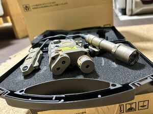 ELEMENT PEQ-15 レーザ機能無し　surefireスカウトライトタイプ　ダブルスイッチ付　中古