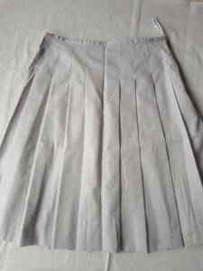 NATURAL BEAUTY beige knees height pleated skirt size 38