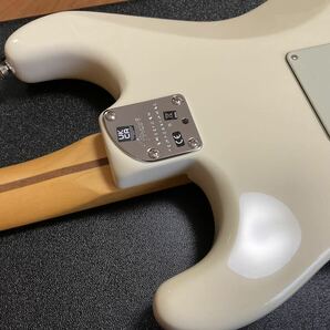Fender.Mod. American Professional II Stratocaster Olympic White (3.79Kg) 未使用品の画像7
