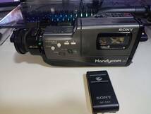 SONY Handycam CCD-F330 ソニー ハンディカム ビデオカメラレコーダー　バッテリー付き　NP-55H　ジャンク品_画像1