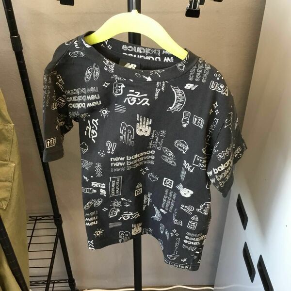 new balance ニューバランス　子供服　半袖Tシャツ　130サイズ　黒　ブラック