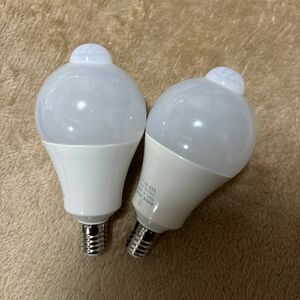 明暗センサー機能付き　ライト　人感センサー　LED