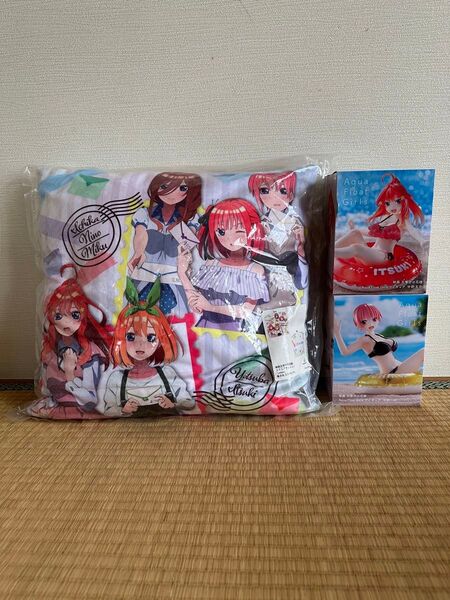五等分の花嫁 スクエアクッション 【レターデザイン】とフィギュアのセット