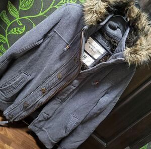 【美品】Abercrombie&Fitchアバクロファー付ジップパーカー裏起毛M