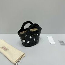 MARNI Tropicalia Micro patent leather tote bag マルニ かごバッグ 黒 ドット柄 おしゃれ 鞄 通勤用 Marni mini_画像1