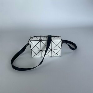 【BAO BAO ISSEY MIYAKE】CUBOID ショルダー バッグ ホワイトの画像3