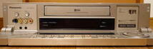 【ジャンク品】 Panasonic パナソニック S-VHS ビデオデッキ NV-SB800W 簡易動作確認済_画像2