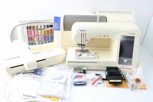 C907B53B//brother ブラザー ディズニーミシン INNOVIS D400J イノヴィス 刺しゅう機付きコンピューターミシン 付属品多数 EMS80