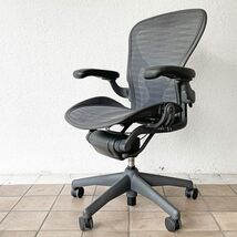 ◇ ハーマンミラー Herman Miller アーロンチェア Bサイズ ポスチャーフィット タキシードブラック グラファイトベース フル装備_画像1