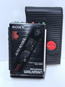 3-73-60　SONY ソニー WALKMAN WM-R202★ポータブルカセット　ウォークマン　黒　ブラック　ケース付