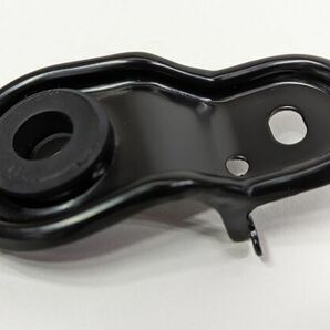 ホンダ S2000 AP2 ブラケツト R.ラジエターマウンテイング Bracket R. Radiator Mounting (Upper) HONDA JDM OEM メーカー純正品の画像1