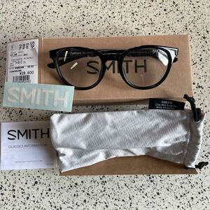 SMITH（ヘルメット、サングラス）