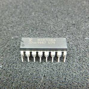 *** TS-790G or UT-10 富士通 PLL IC MB87006A DIP 16P 新品未使用品 ICソケット付き ***の画像1