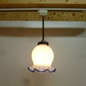 【7483】昭和レトロ 乳白色 ガラスシェード 吊り下げ照明 直径約16ｃｍ 30Wシリカ電球(新品)付きの画像1