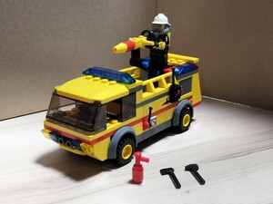 送料無料即決希望　レゴ (LEGO) シティ エアポート 消防車 7891　ミニフィグ　消防士　レトロ　CITY 街シリーズ　廃盤　絶版　希少