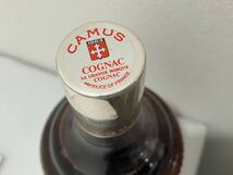 D(326k1) 未開栓/長期保管品 CAMUS カミュ　COGNAC コニャック シルバートップ バカラボトル　デキャンタ ケース付き 箱入 替栓 _画像3