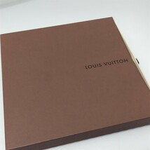 D(0301i14) LOUIS VUITTON ルイヴィトン モノグラム パターン シフォンスカーフ シルク100% ベージュ 大判ストール スカーフ _画像7