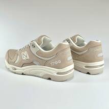 直営店限定 国内正規品 NEW BALANCE CM1700NM ライトベージュ US8 26cm ヌバックレザー 新品 M1700 天然皮革 本革 NB 茶系 スニーカー_画像3