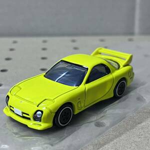 トミカプレミアム　アンリミテッド　イニシャルD マツダRX-7 ルース